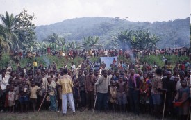 Refugees await food at Kalima south of Tingi Tingi, Feb. 1997